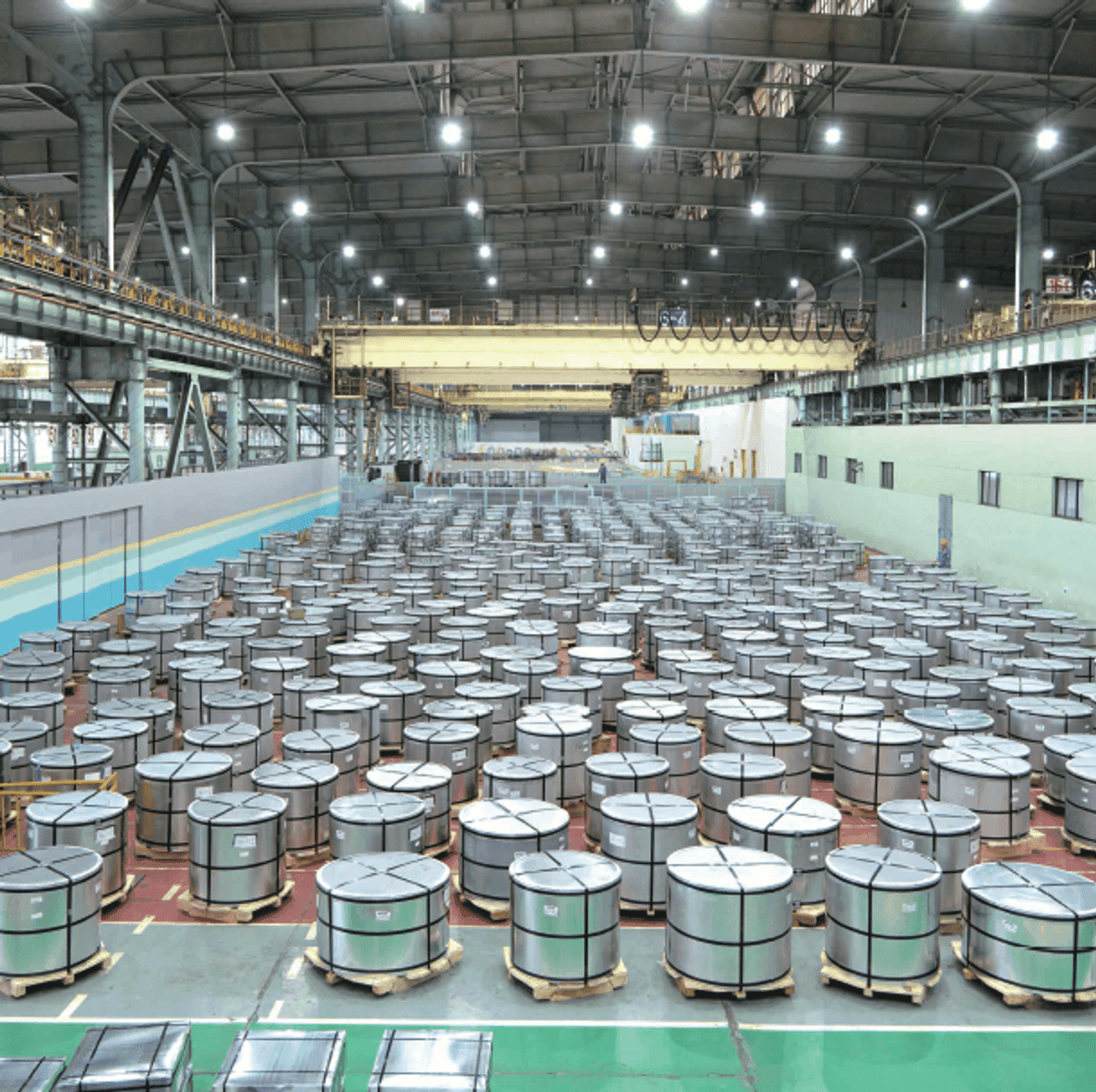 Globally trusted <br/><span class="text-client-accent-400">metal materials & packaging</span><br/>solutions leader